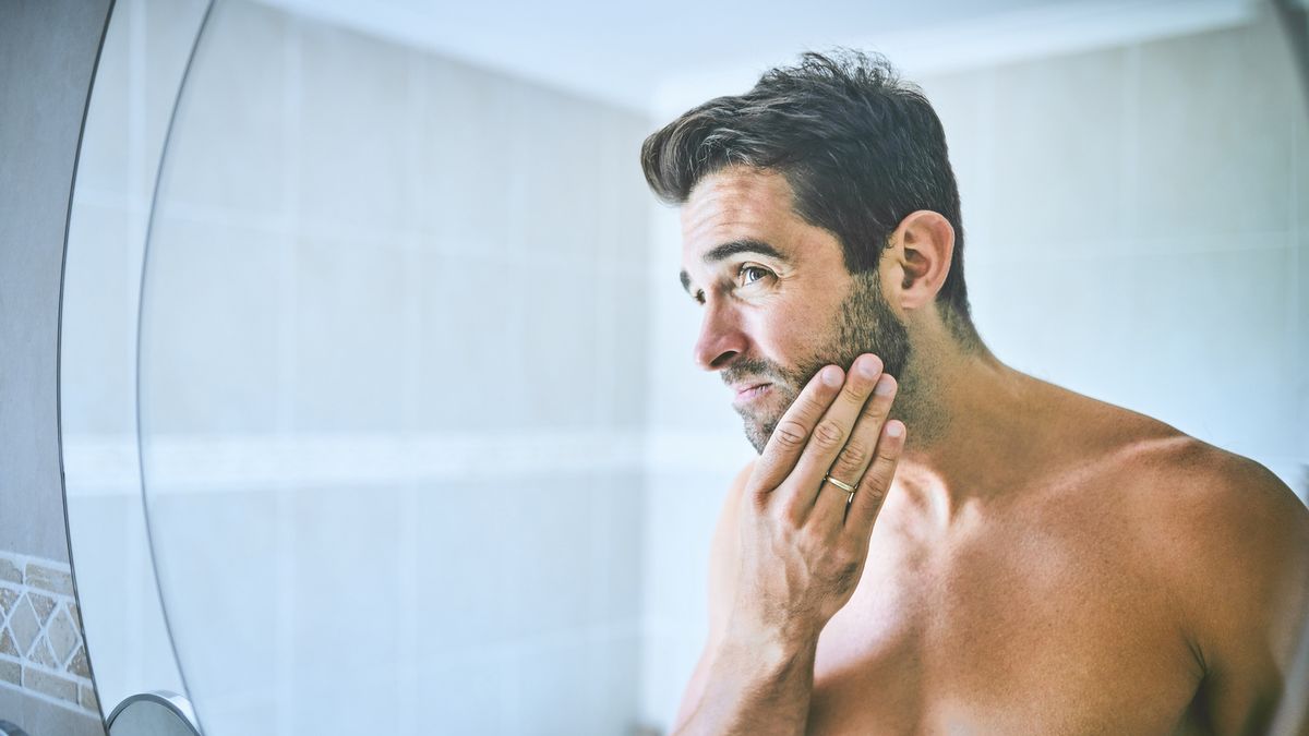 Mindre end Kro den første Can Rogaine Help You Grow a Beard? - Minoxidil for Beards