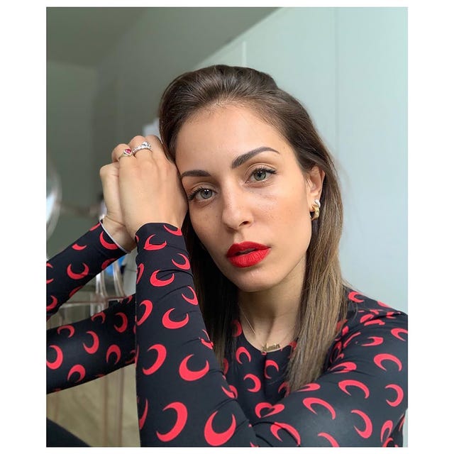 Finger, Lip, Hairstyle, Skin, Forehead, Eyebrow, Wrist, Eyelash, Pattern, Style, 