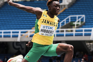 jaydon hibbert, fenomeno del triple salto