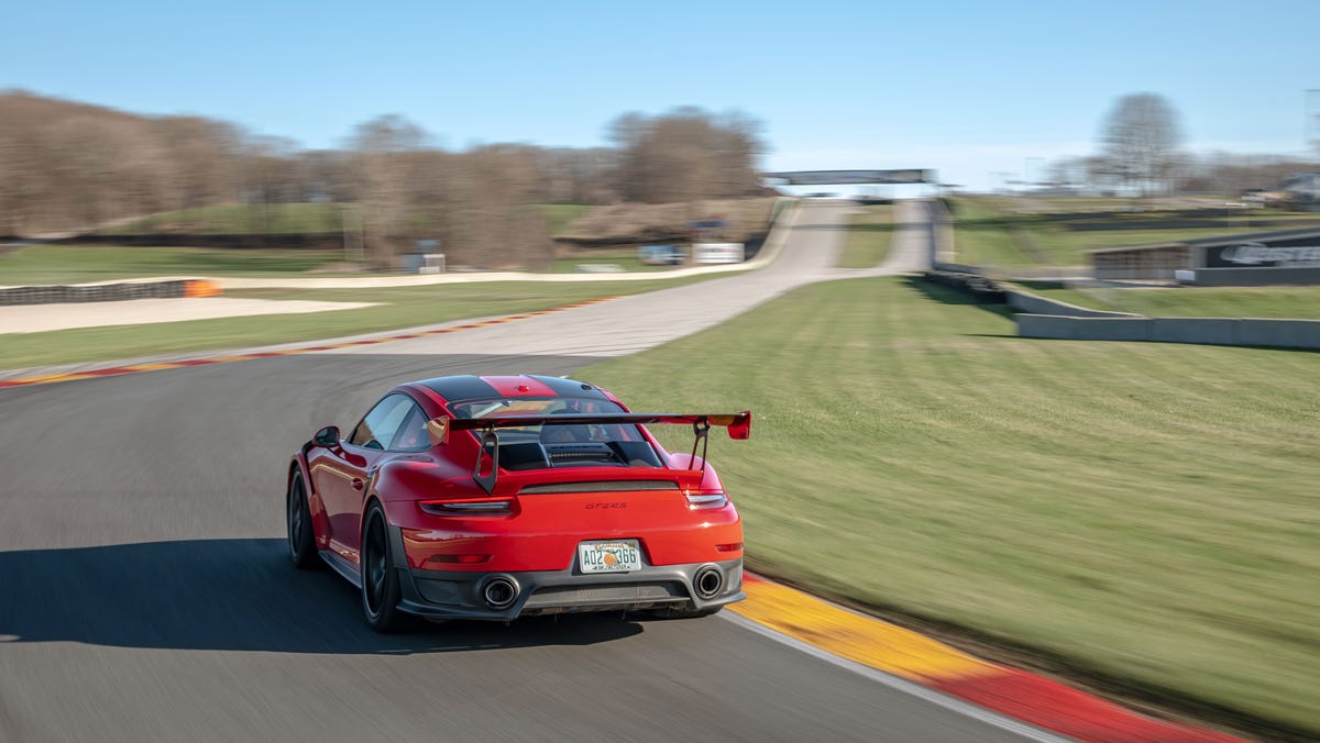 Porsche 911 GT3 RS sets production car lap record at Road America - Porsche  Newsroom