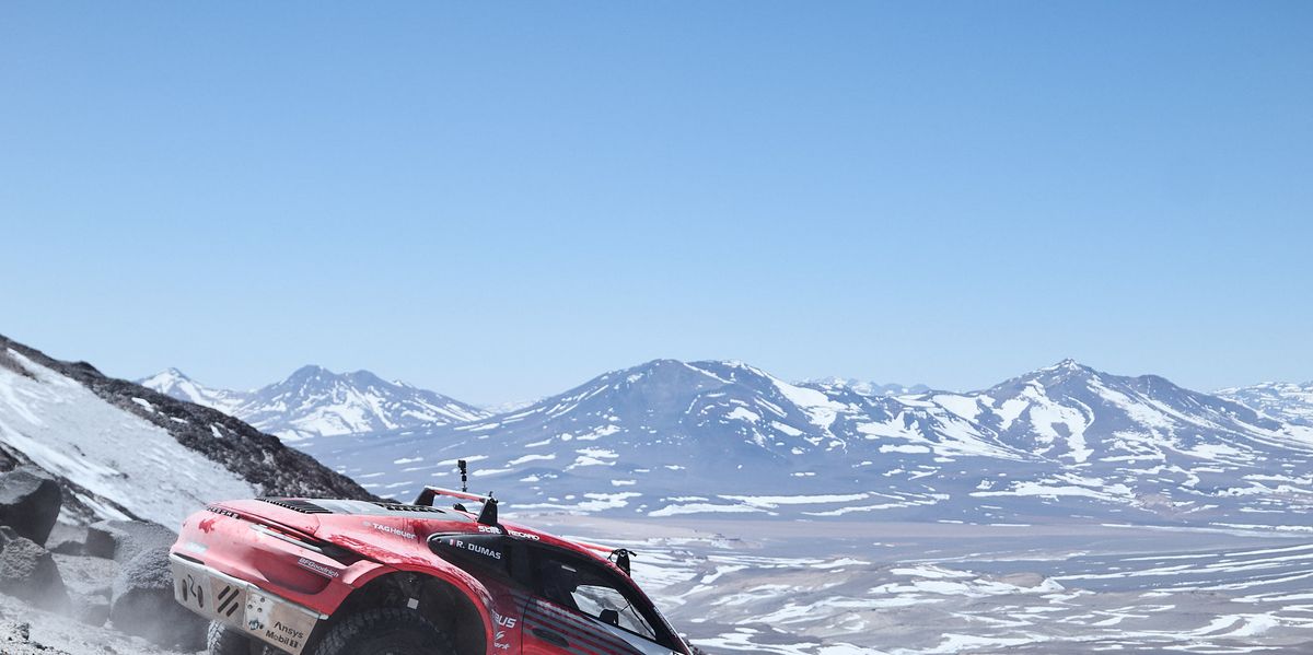 Porsche Tests Safari-Style 911 Prototypes on a Volcano in Chile