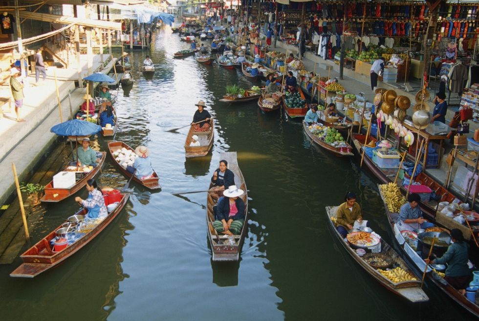 veduta aerea di alcune barche in thailandia
