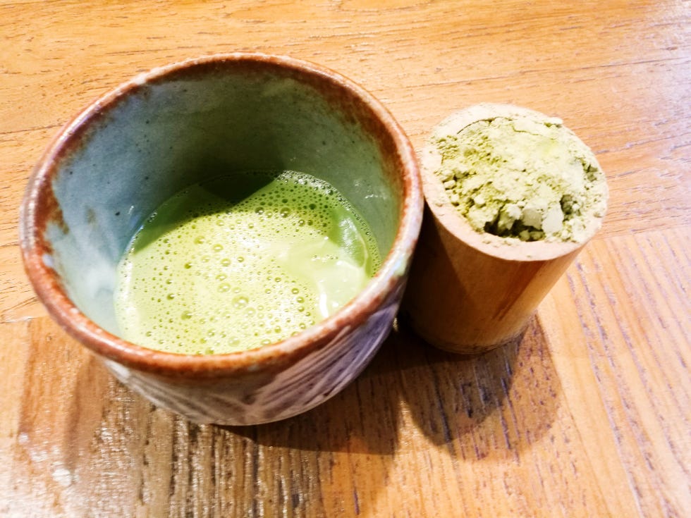 bol con té matcha