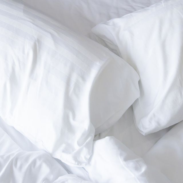 10 Best Down Pillows for a Good Night's Sleep