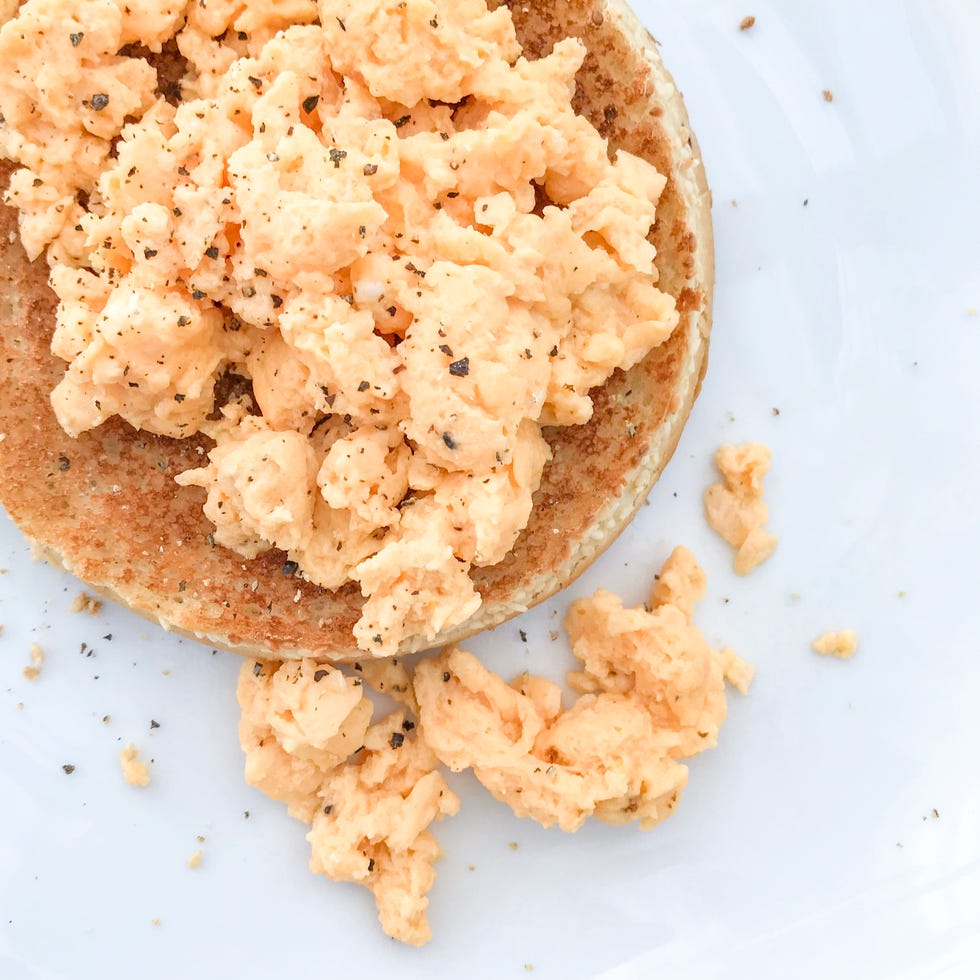 huevos revueltos con proteína en polvo