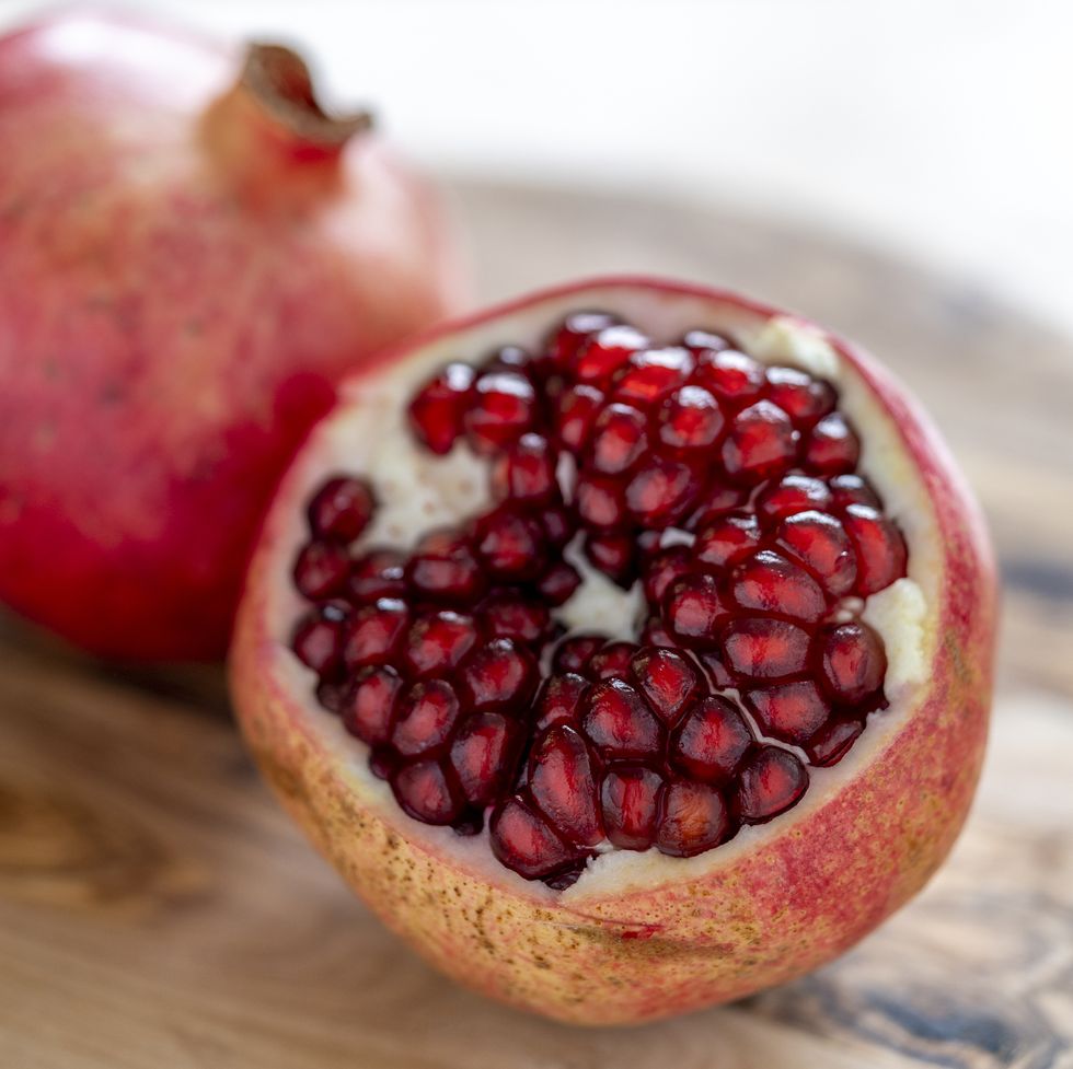 healthy snacks for weight loss   pomegranate