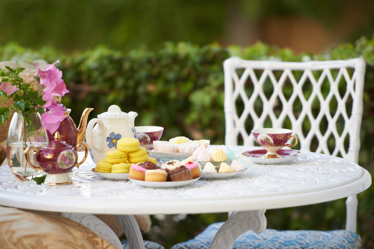 guirnalda consumo Fácil de comprender How To Host A Tea Party - What To Buy For A Tea Party