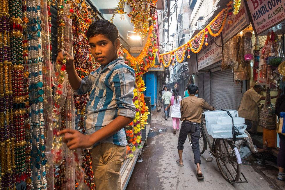 Een marktverkoper in New Delhi