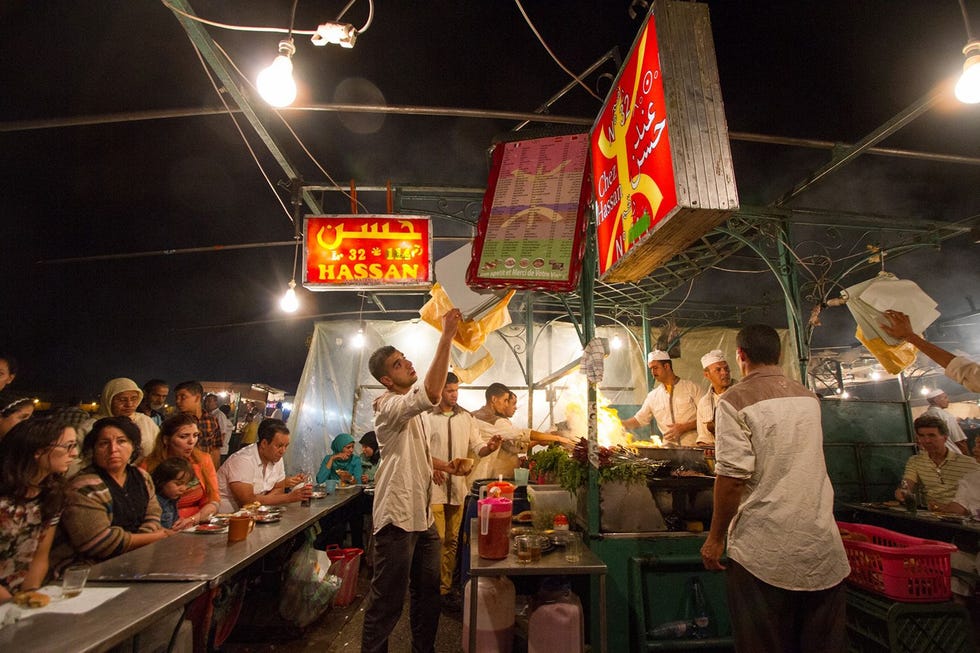Eten op het Djemaa elFna plein in Marrakech