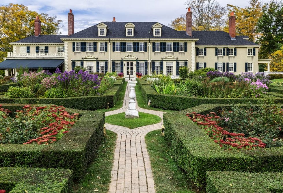 hildene mansion and formal garden at manchester in vermont