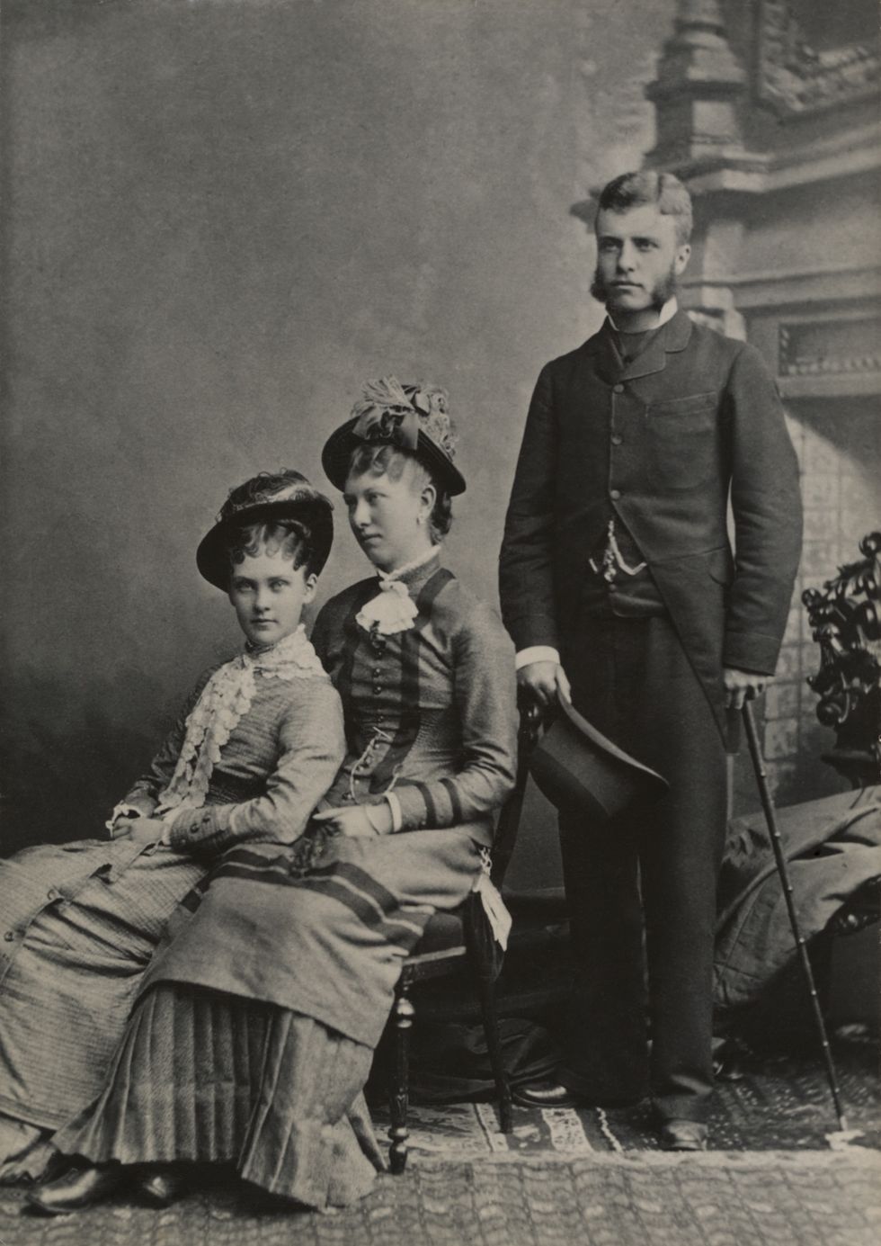 Theodore Roosevelt with Alice Hathaway Lee and her cousin.