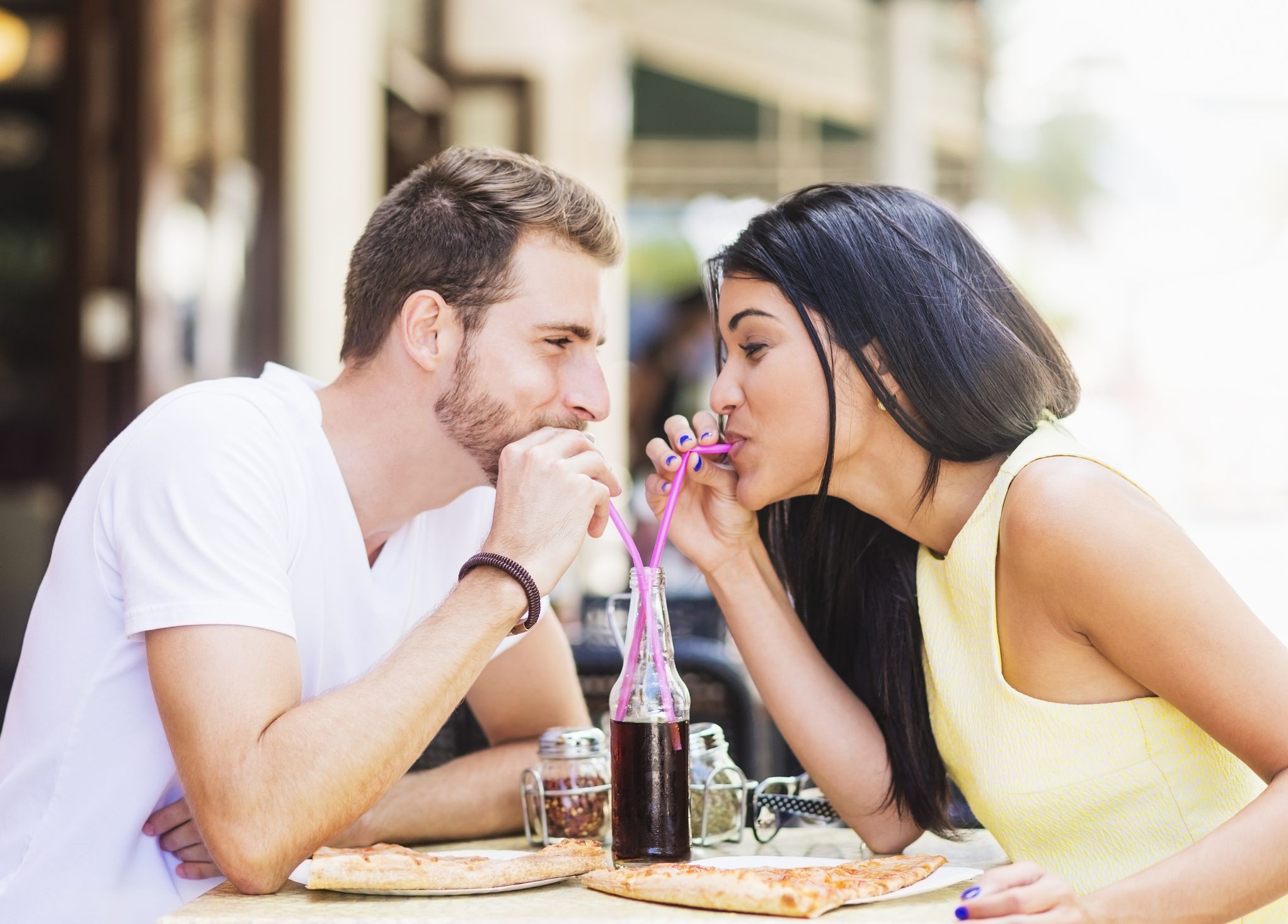 Relationship Dos and Don'ts - Long-Distance Dating