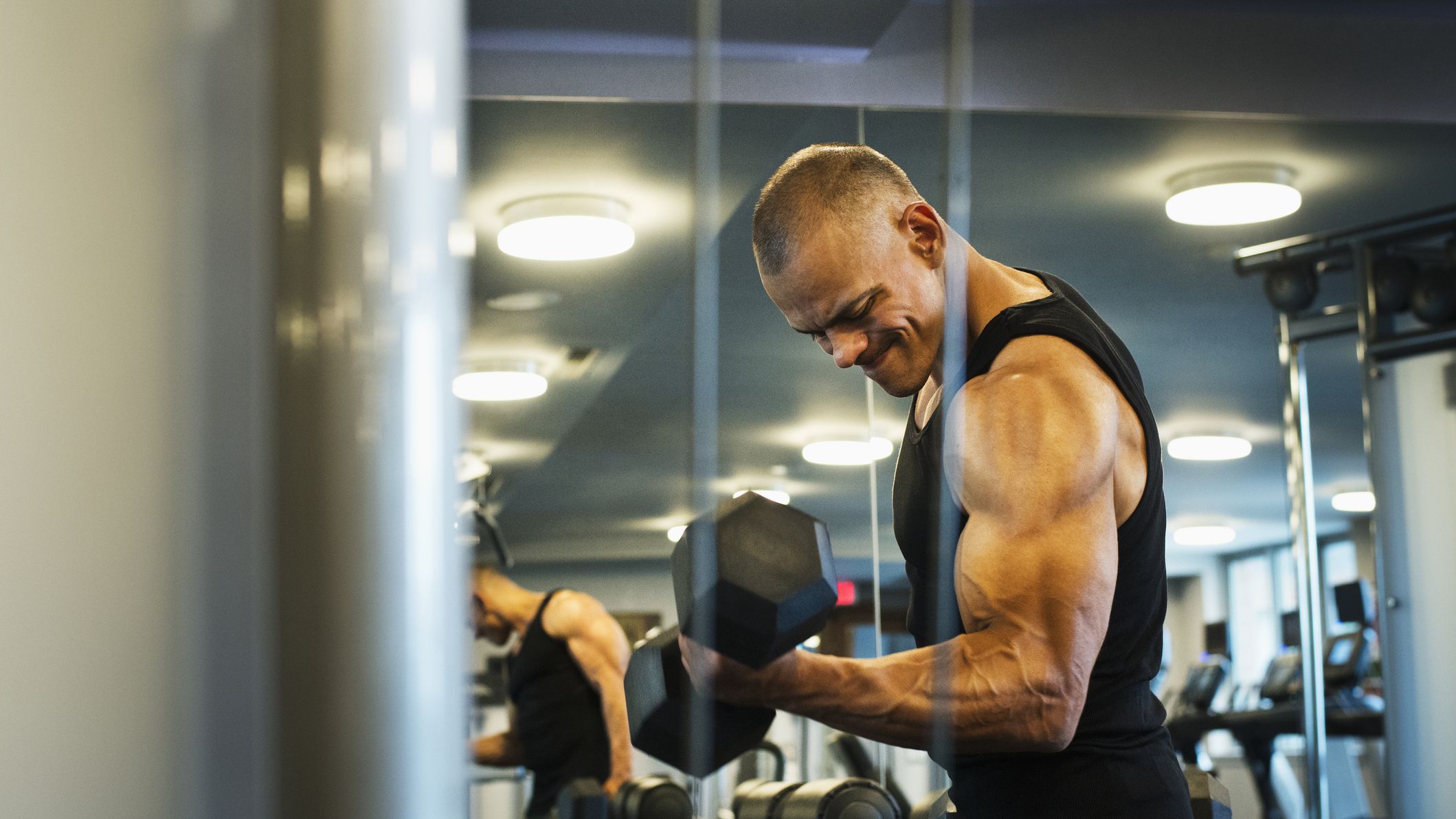 5 ejercicios de bíceps con mancuernas para tus brazos