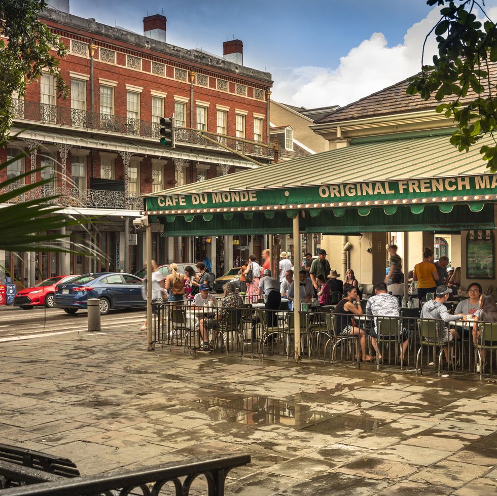 historic café du monde in the french quarter of new orleans louisiana