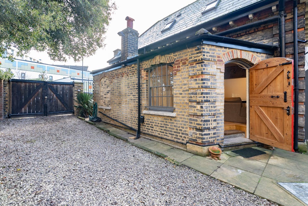 Small Coach House For Sale in Brixton Was Former Piano