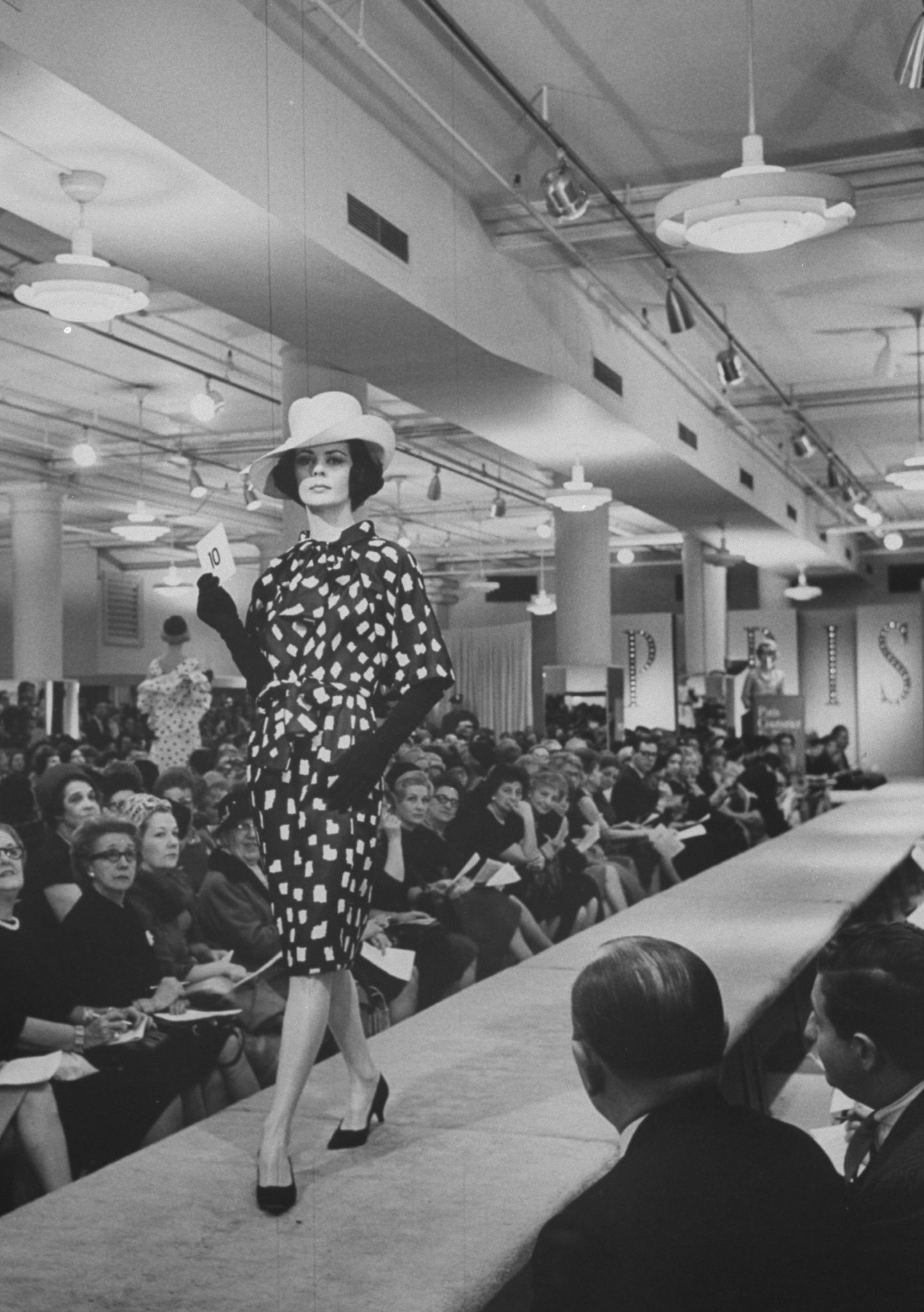 History Of Fashion Week - Fashion History