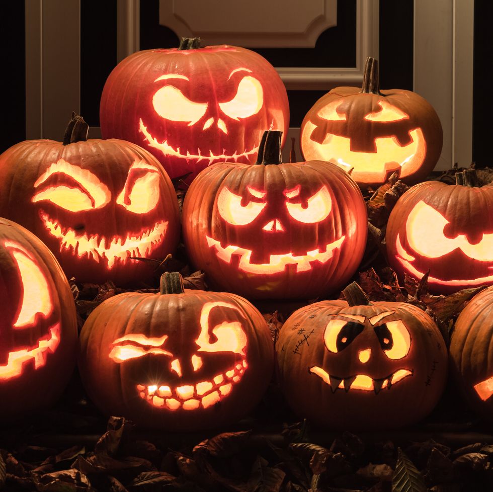 history of halloween carving pumpkins