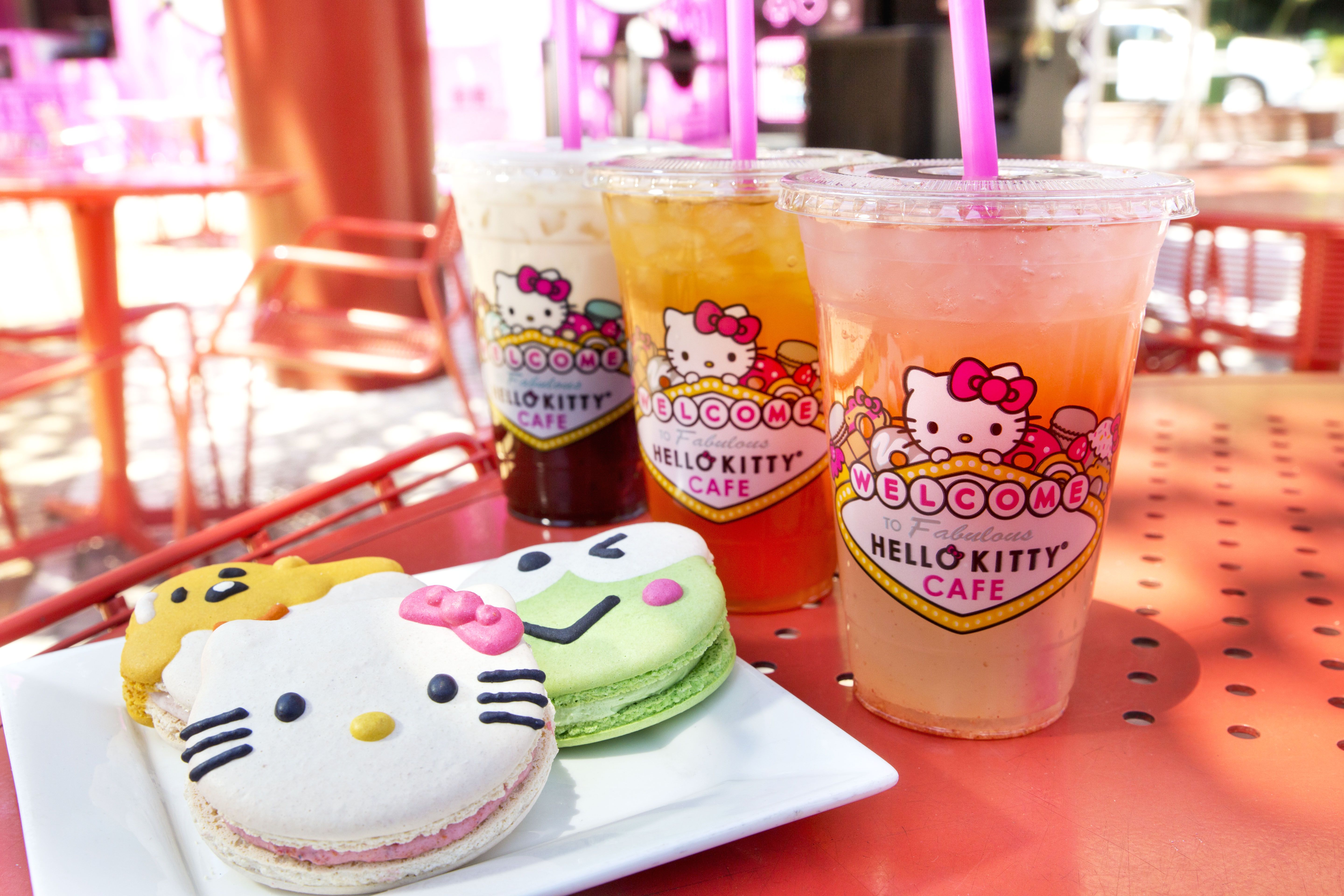 Hello Kitty Café Opens in California