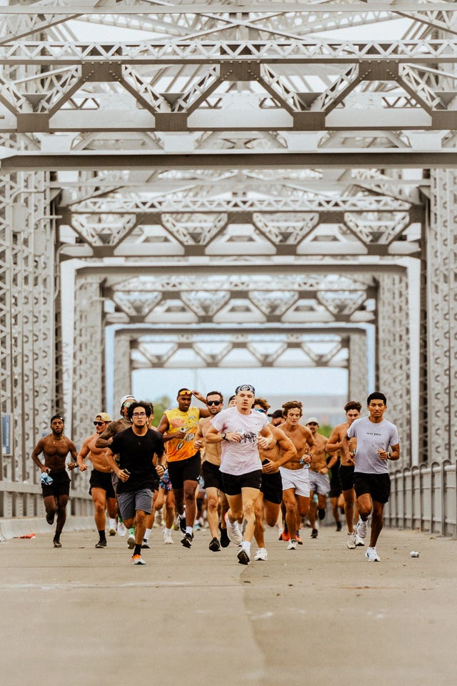https://hips.hearstapps.com/hmg-prod/images/hlh050125fearunning-022-68026ae5c0d99.jpg?crop=1.00xw:0.333xh;0,0.505xh&resize=640:*