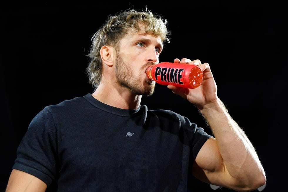 manchester, england october 11 logan paul warms up during the prime card public workout for ksi v tommy fury on october 11, 2023 in manchester, england photo by ben roberts photogetty images