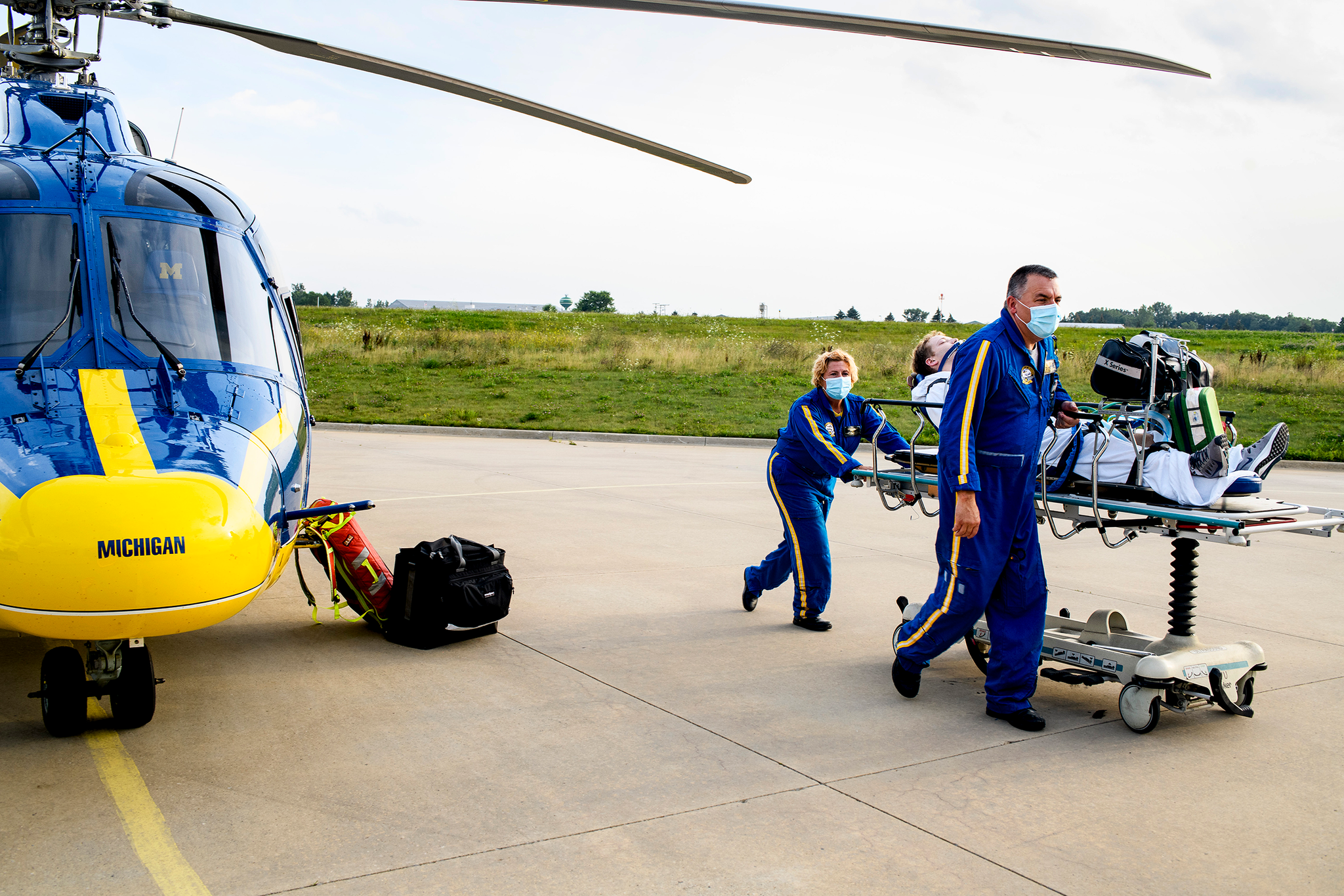 patient off loading at helipad