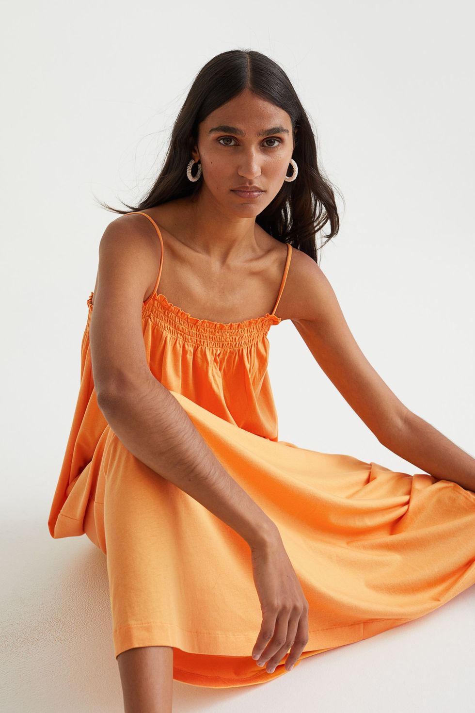 Canal aliviar Síguenos El vestido midi naranja de H&M