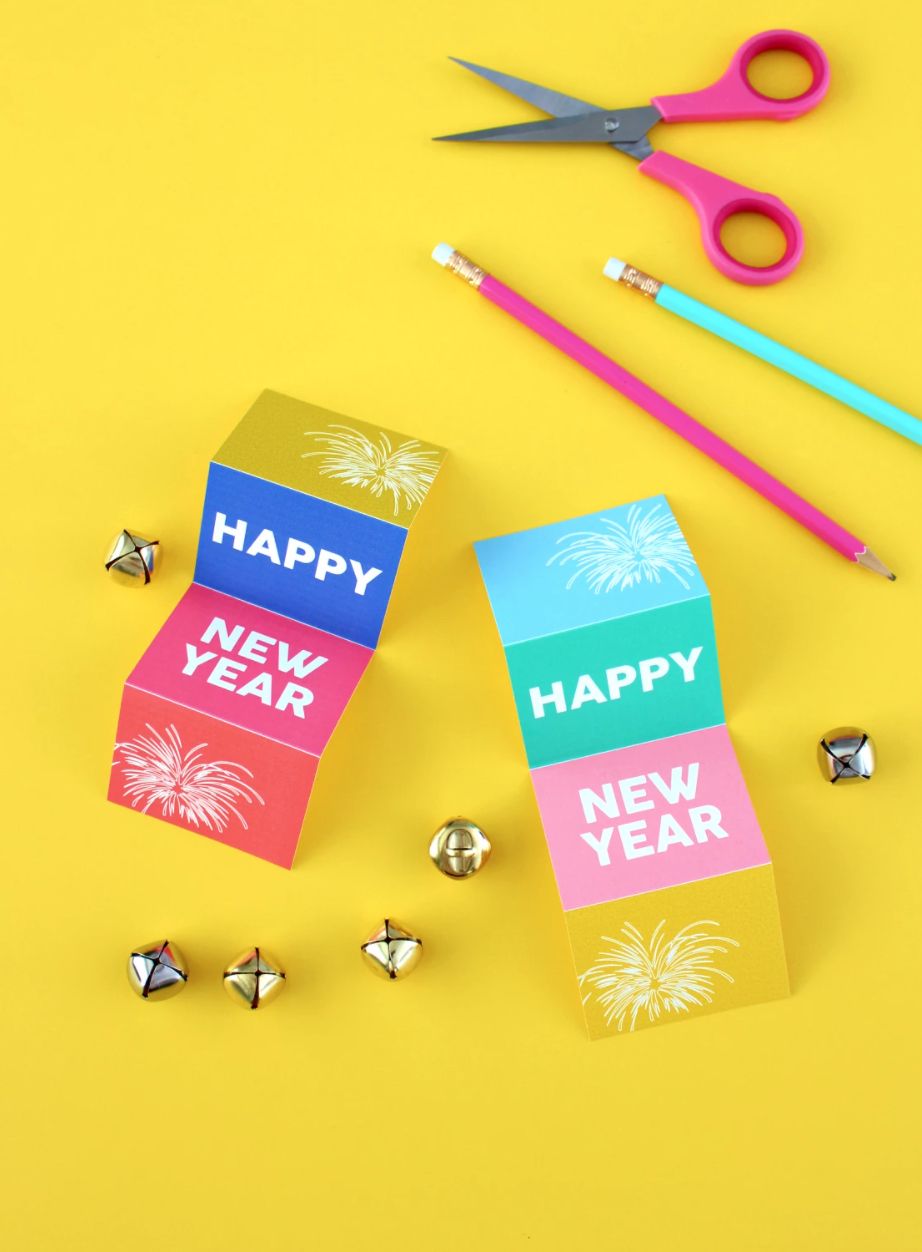 https://hips.hearstapps.com/hmg-prod/images/hny-folding-cards-1605920064.jpg