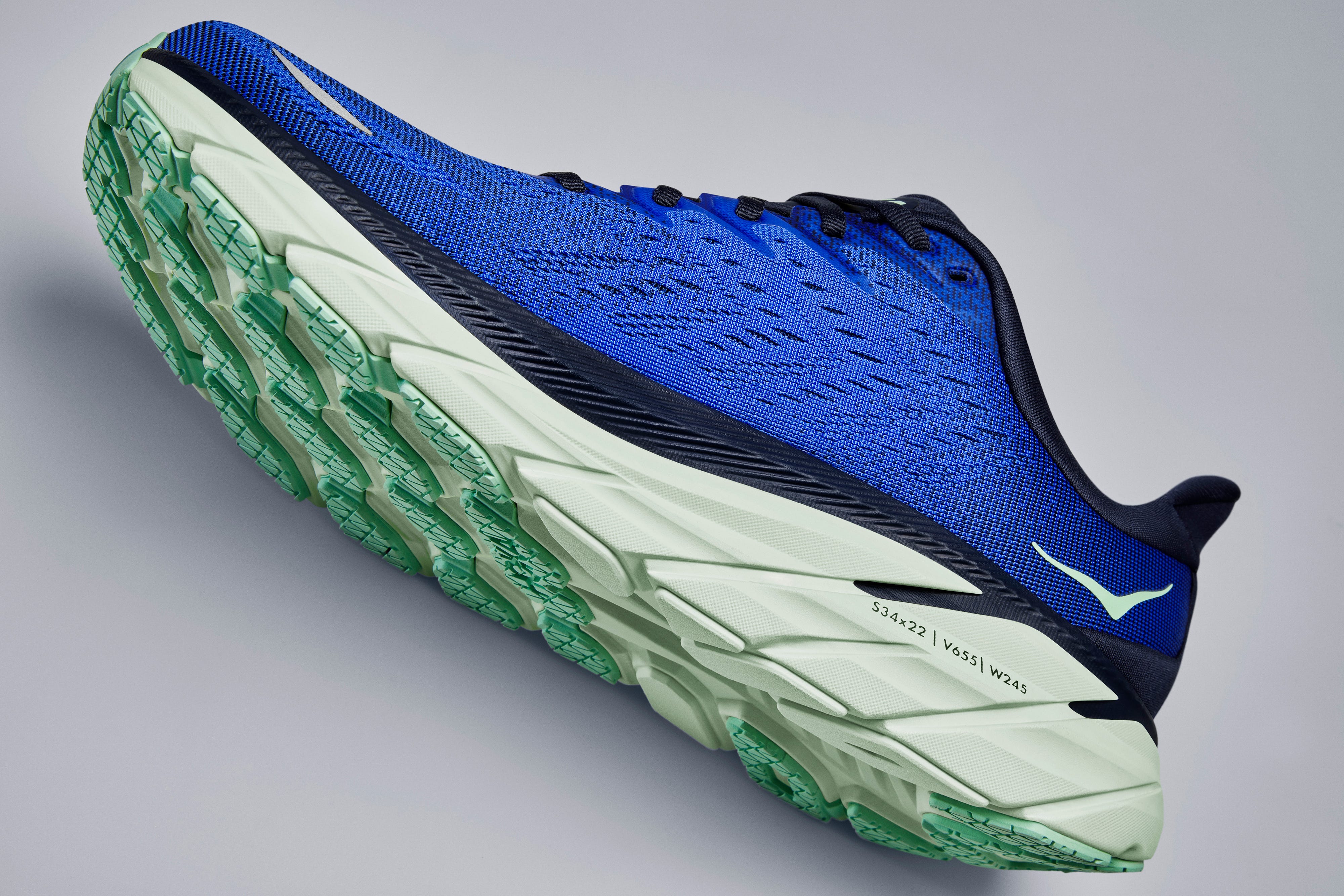 hoka one one clifton 8