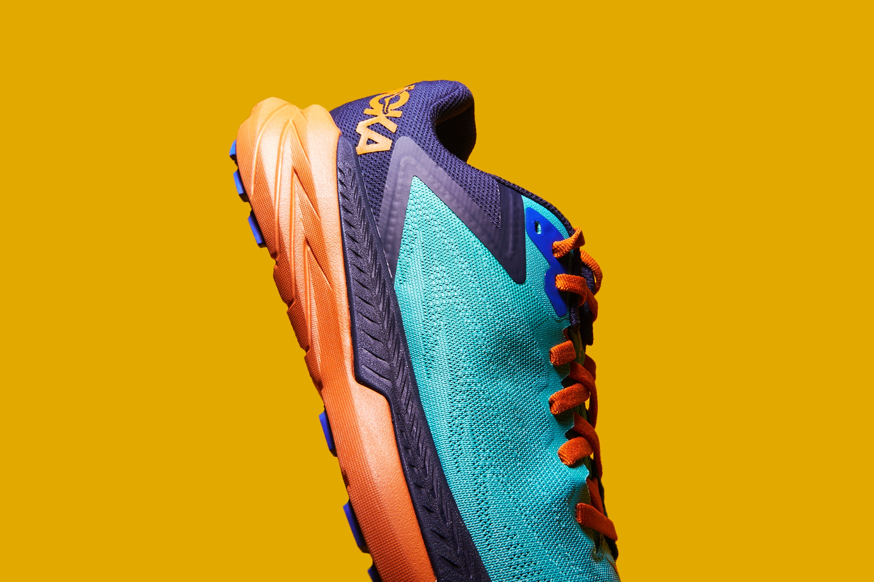 hoka one one zinal