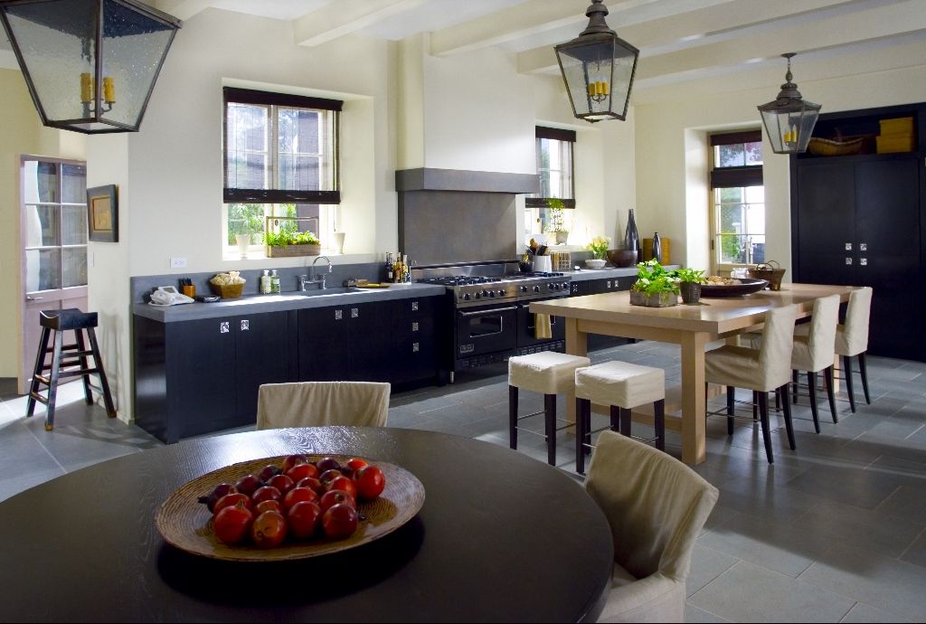 23 Stunning Hollywood Kitchens Best Kitchens Seen In Movies   Hol 03 1024x690 1532362972 