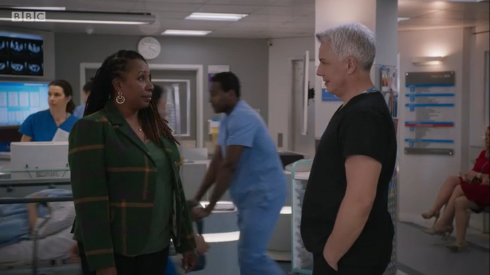 Holby City Jo Martin und John Barrowman, Juli 2020