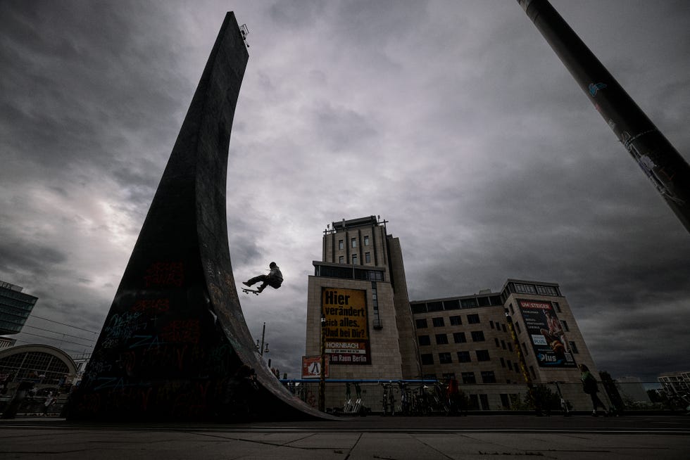 Un fotograma de la película 'Hold On' de Golden Goose