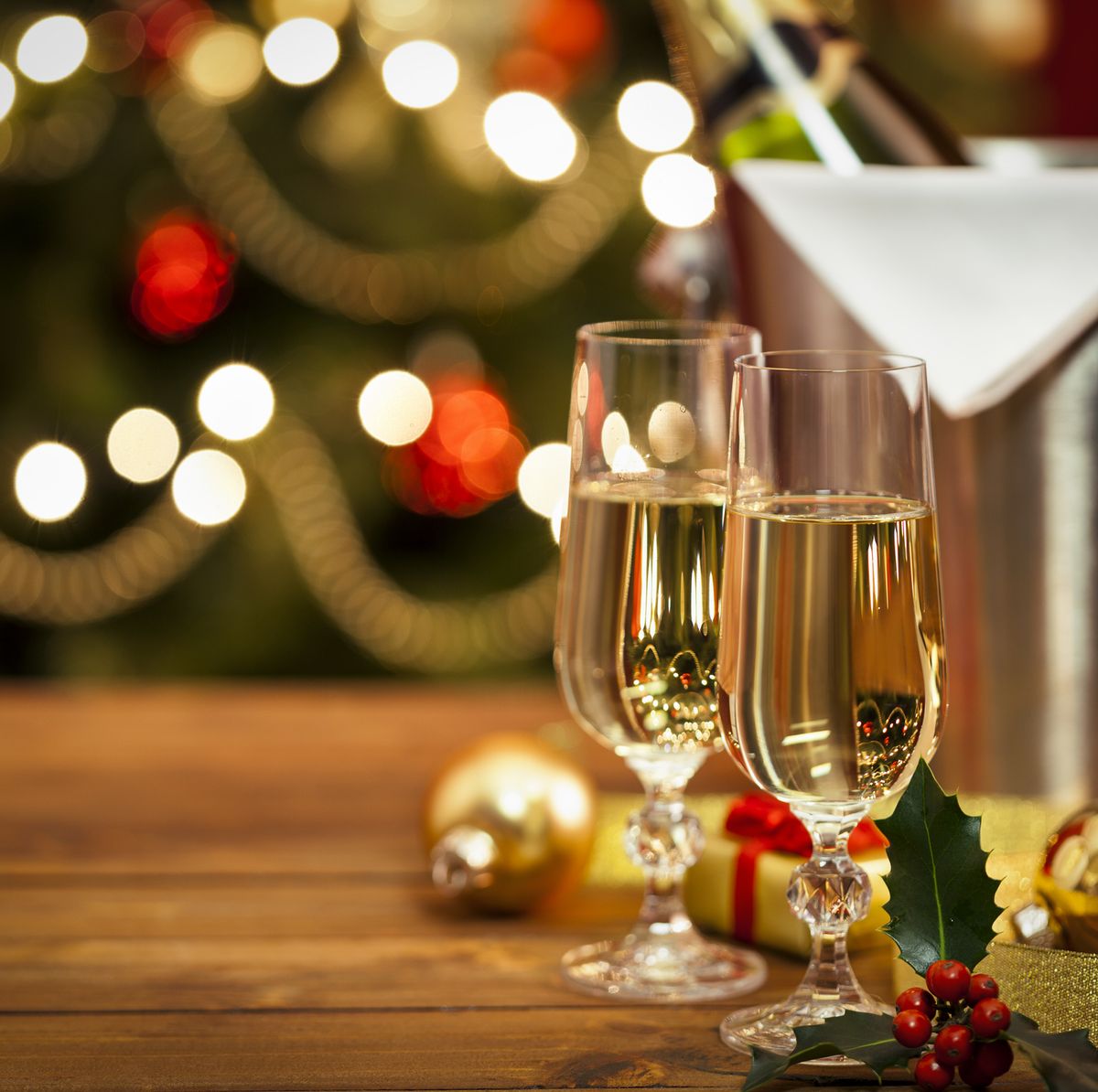 Host a Festive New Year's Eve Champagne Theme Party