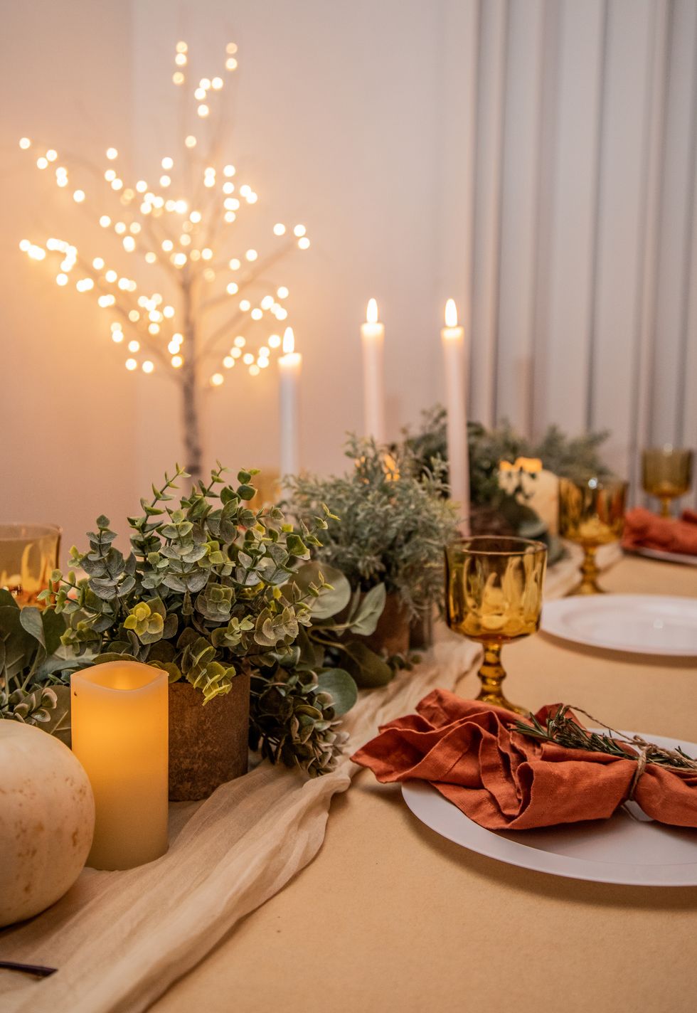 holiday table setting