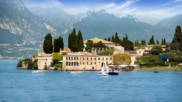 holidays in italy scenic view of the tourist village of san vigilio on lake garda