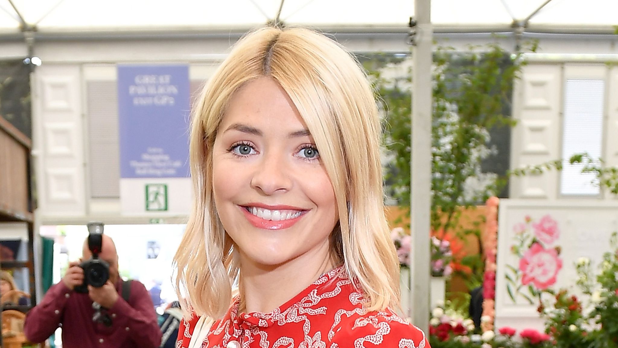 holly willoughby gingham skirt spring trend