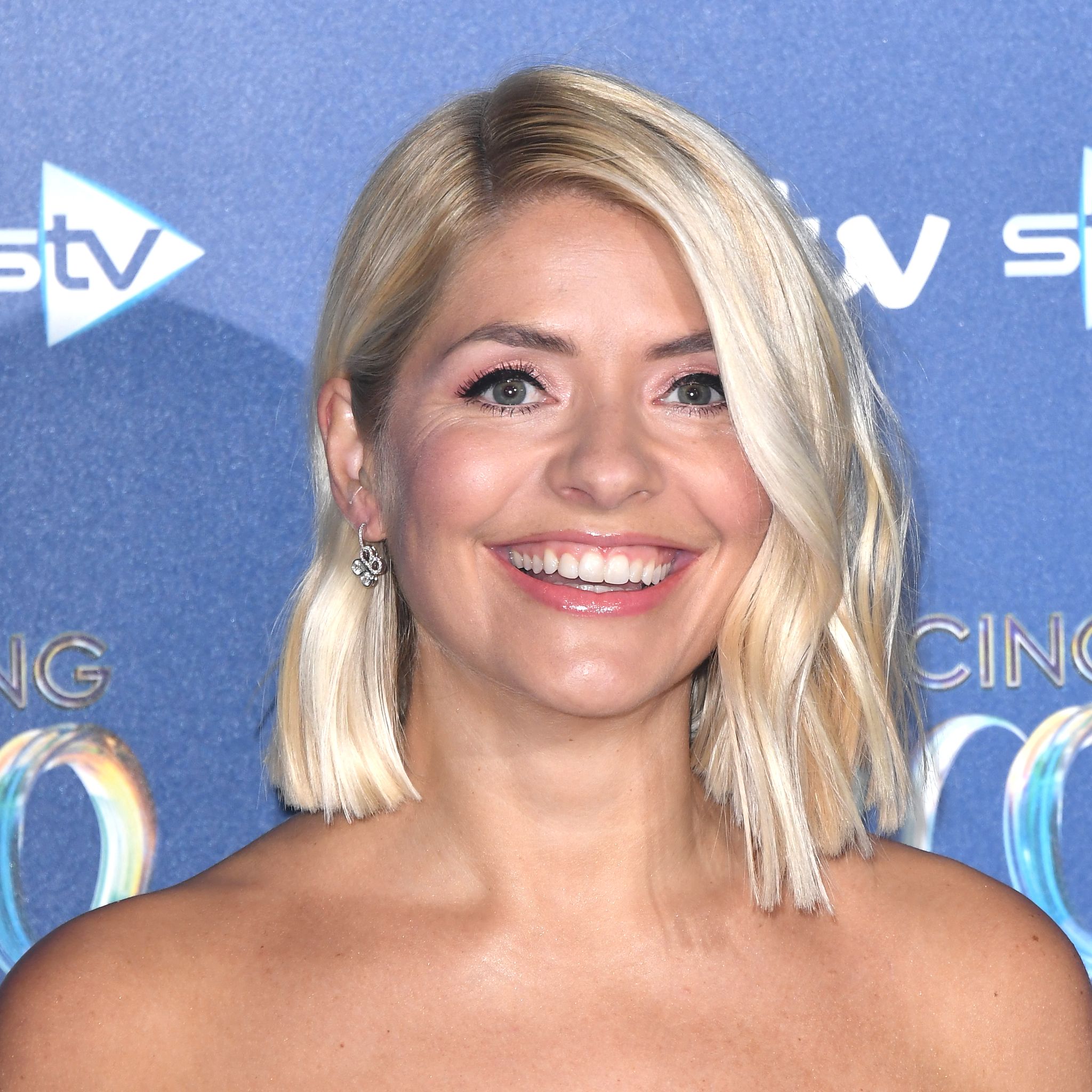 Holly Willoughby hair