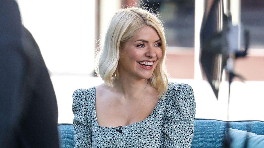 preview for Holly Willoughby swears on This Morning set