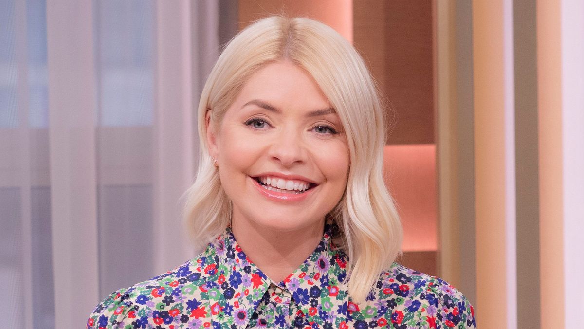preview for Holly Willoughby responds to Phillip Schofield events