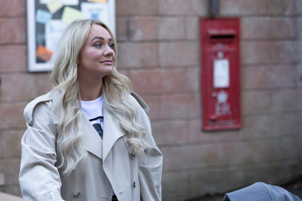 leela lomax in hollyoaks