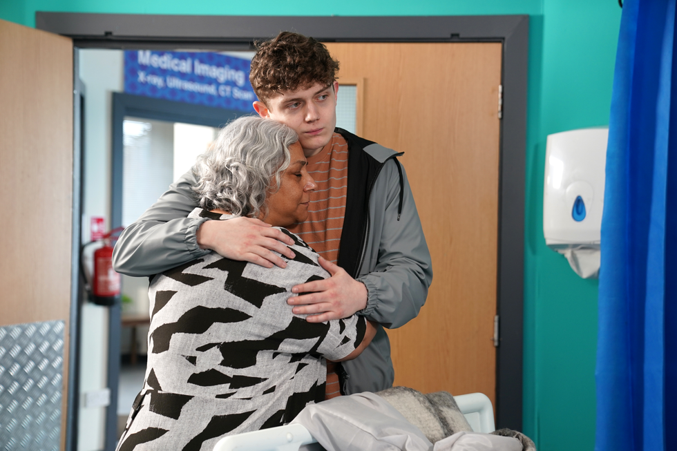 misbah maalik and tom cunningham in hollyoaks