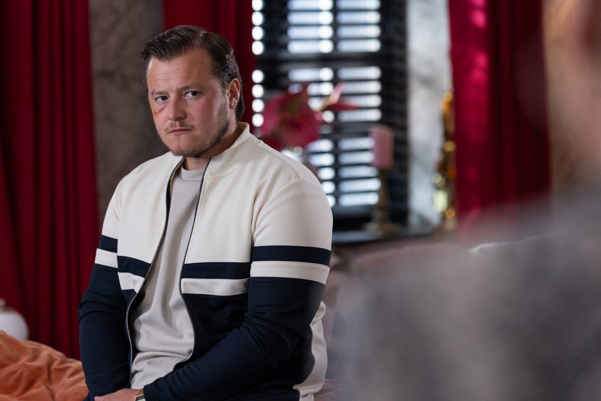 preview for Hollyoaks Soap Scoop! Grace is arrested
