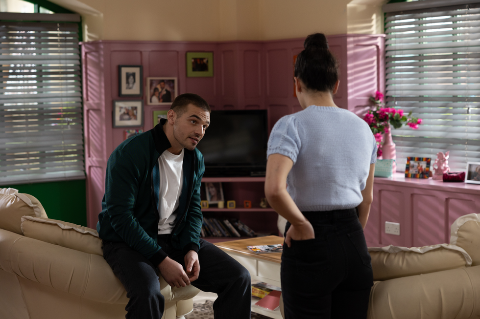 abe fielding and cleo mcqueen in hollyoaks