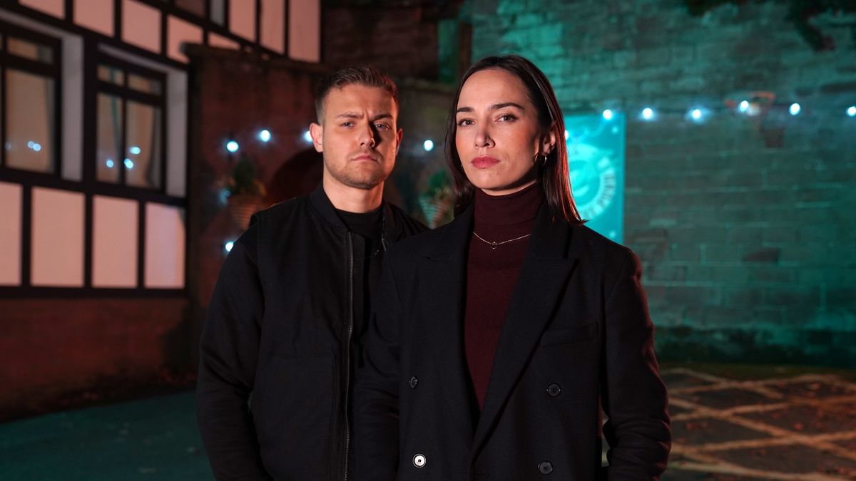 preview for Hollyoaks Soap Scoop! Zoe faces a dilemma