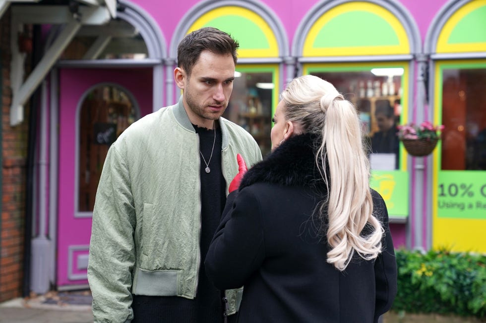 freddie roscoe and grace black in hollyoaks