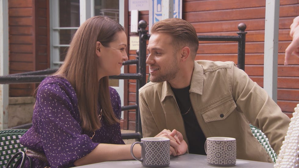 sienna blake và ethan williams trong hollyoaks