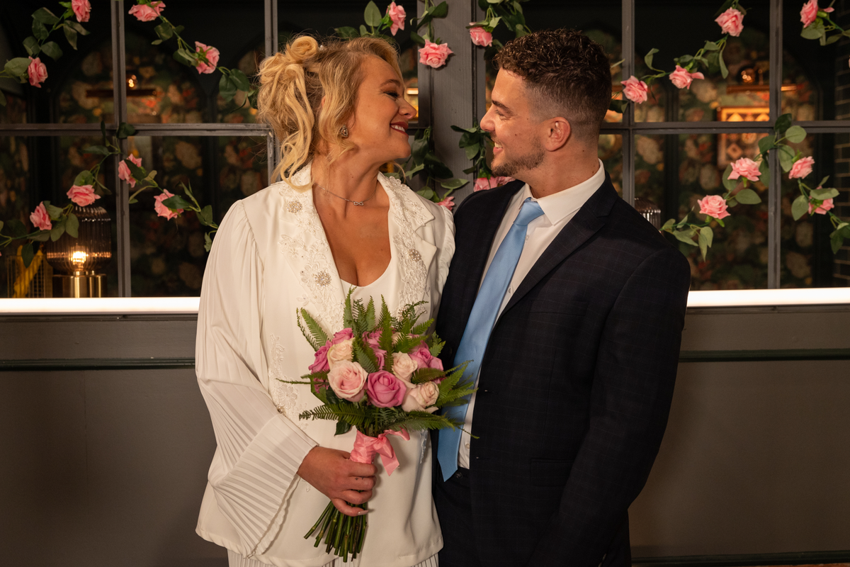 preview for Hollyoaks Soap Scoop! Robbie Roscoe returns