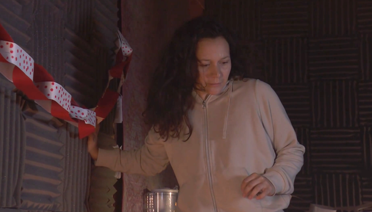 preview for Hollyoaks Soap Scoop! Mercedes and Freddie plan Christmas escape