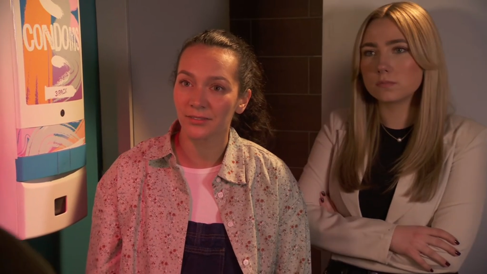 cleo mcqueen, peri lomax, hollyoaks