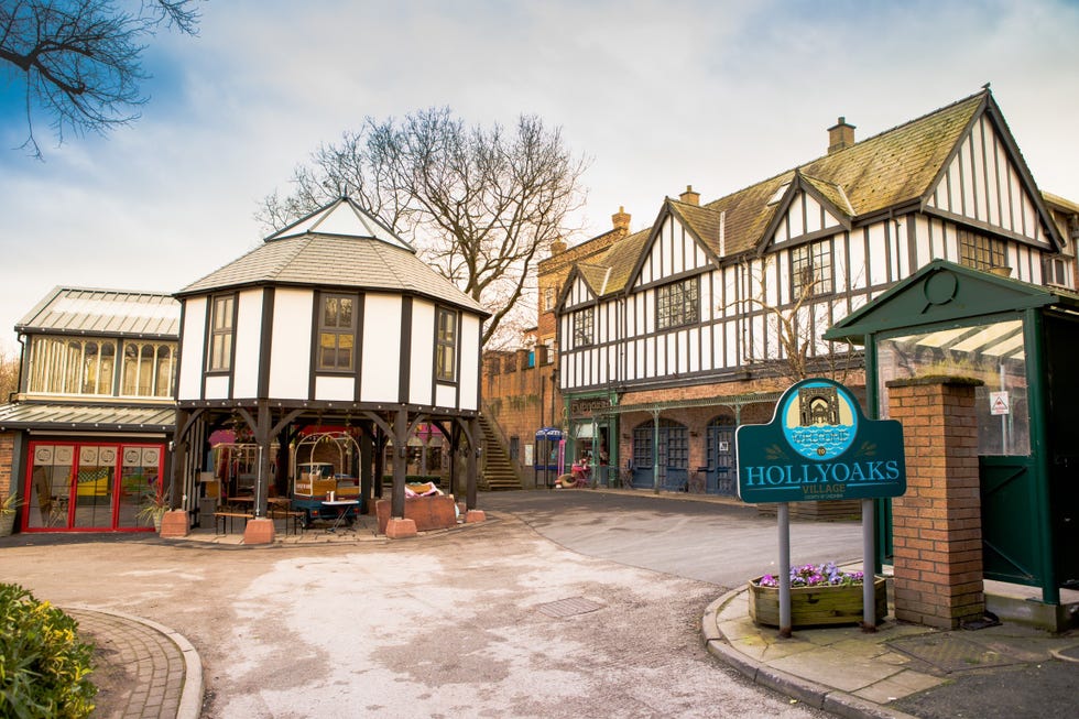 hollyoaks generic village
